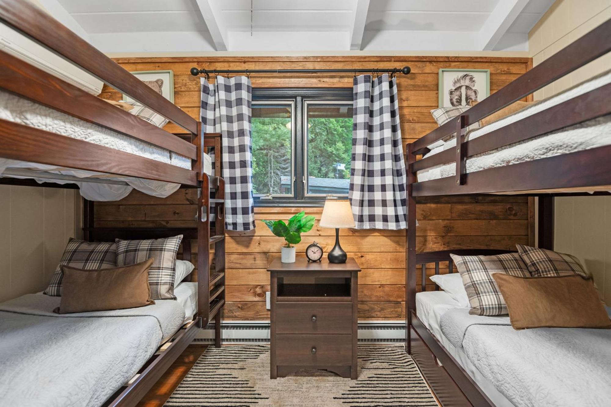 The Lazy Bear Dome Hot Tub Sauna & * Albrightsville